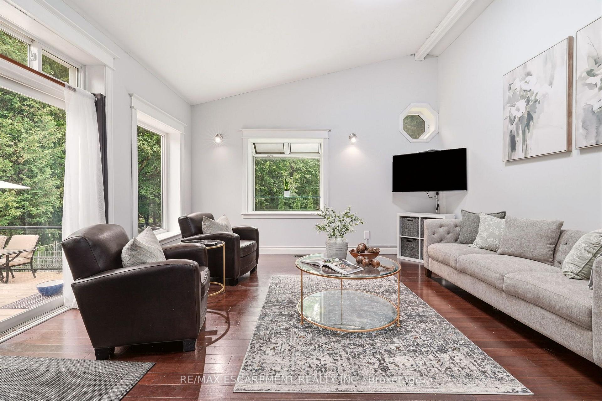 Photo 15 of 318 10th Concession Road E, Hamilton, Rural Flamborough — HOMEH