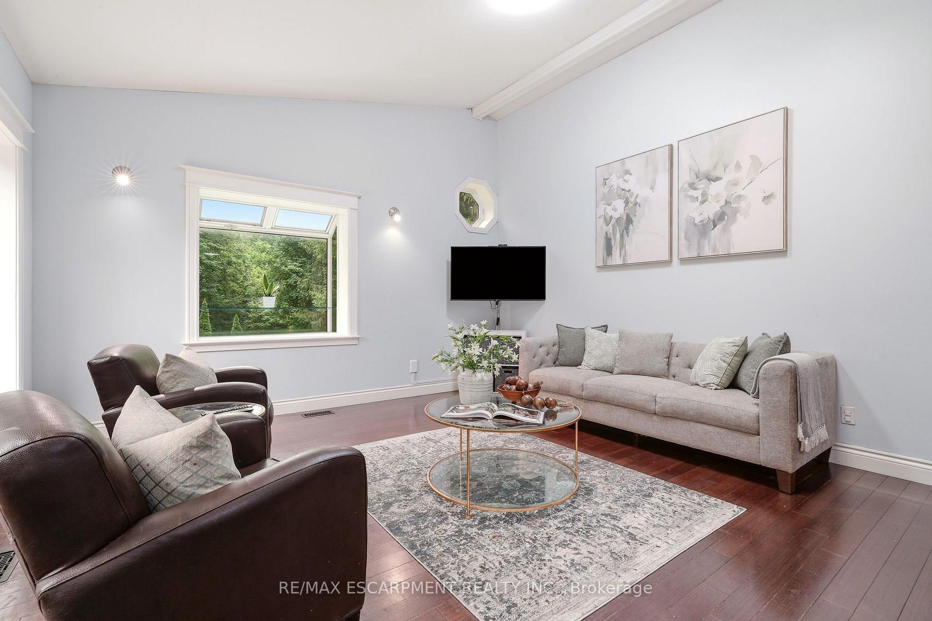 Photo 16 of 318 10th Concession Road E, Hamilton, Rural Flamborough — HOMEH