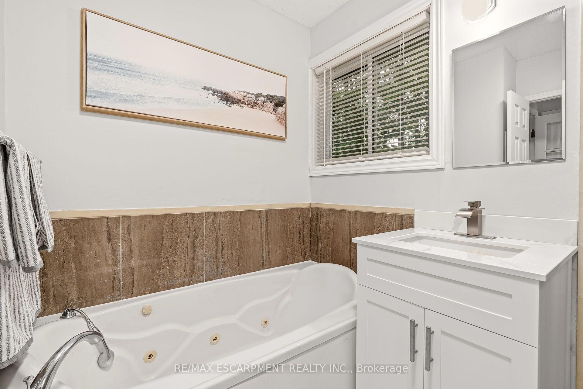 Photo 24 of 318 10th Concession Road E, Hamilton, Rural Flamborough — HOMEH