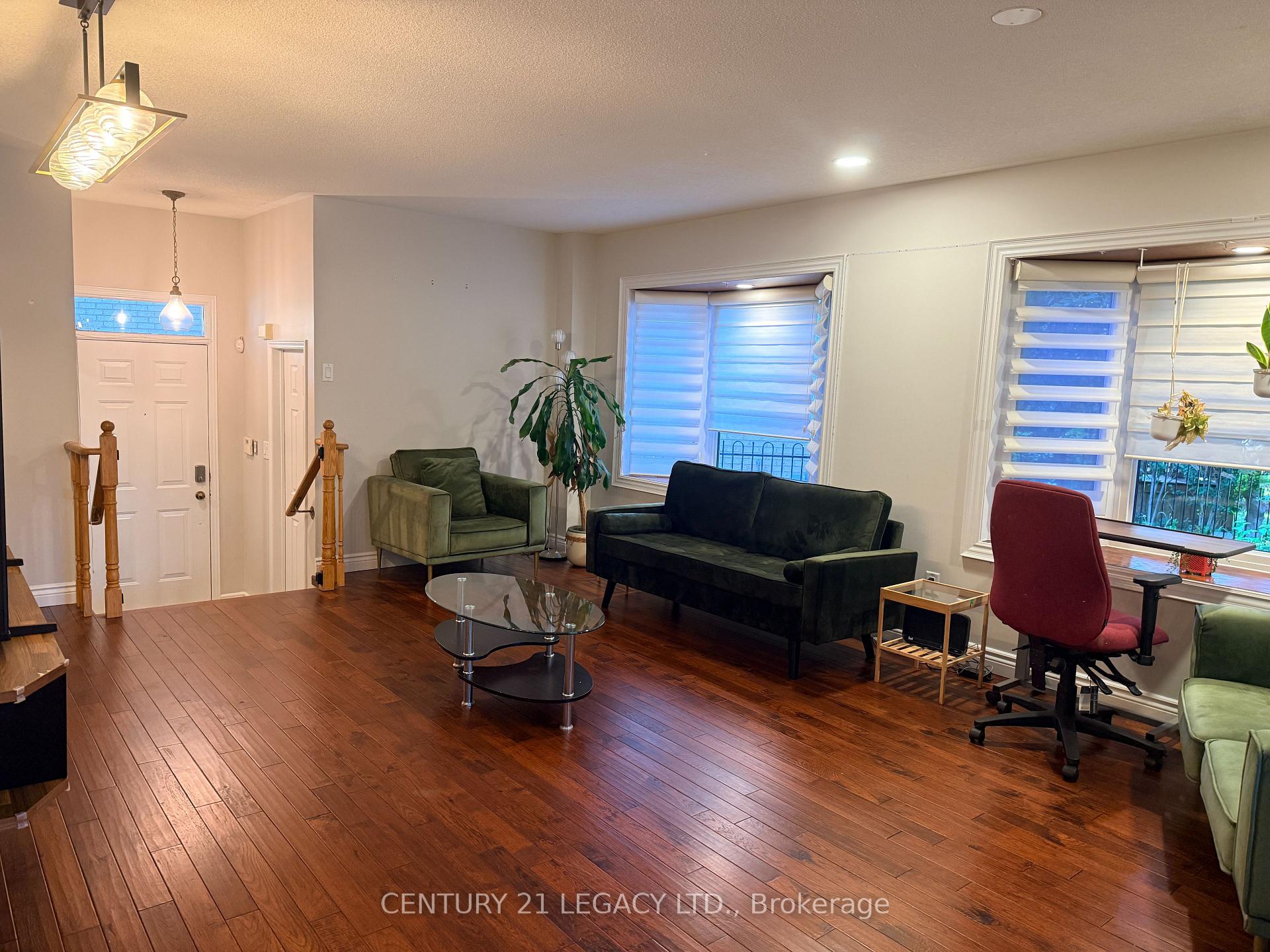 Photo 3 of 134 Provincial Place, Brampton, Northgate — HOMEH