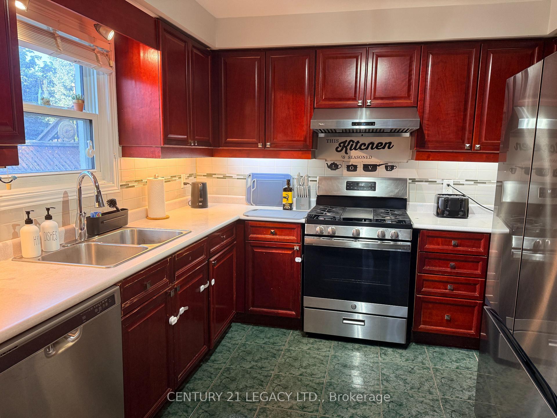 Photo 8 of 134 Provincial Place, Brampton, Northgate — HOMEH