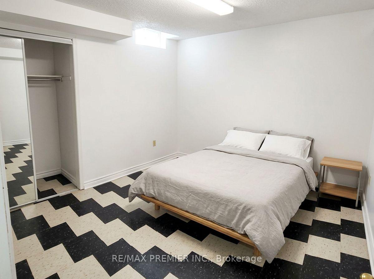 Photo 4 of Unit Bsmt, 46 Belmont Crescent, Vaughan, Maple — HOMEH