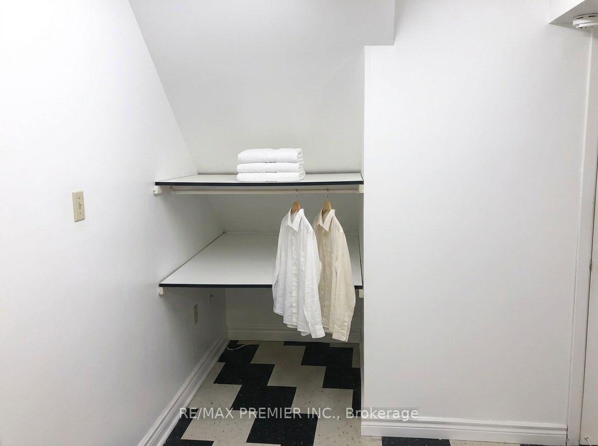 Photo 5 of Unit Bsmt, 46 Belmont Crescent, Vaughan, Maple — HOMEH