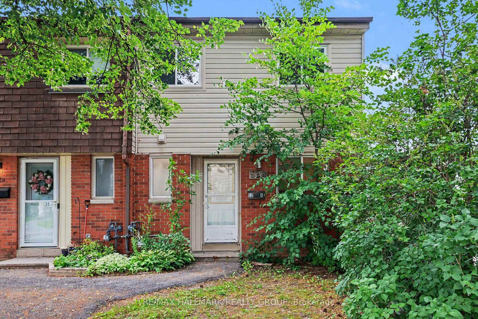 Photo 1 of Unit 18, 32 Sonnet Crescent, Ottawa, Westcliffe Estates — HOMEH