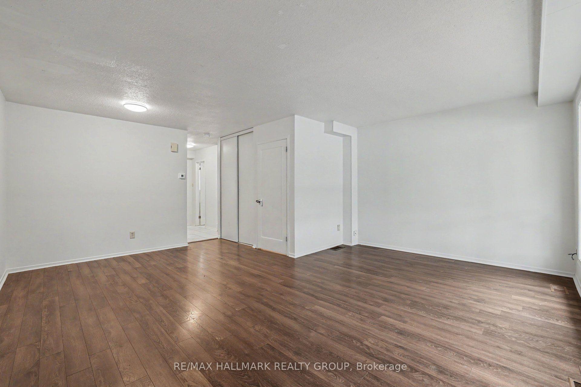Photo 4 of Unit 18, 32 Sonnet Crescent, Ottawa, Westcliffe Estates — HOMEH