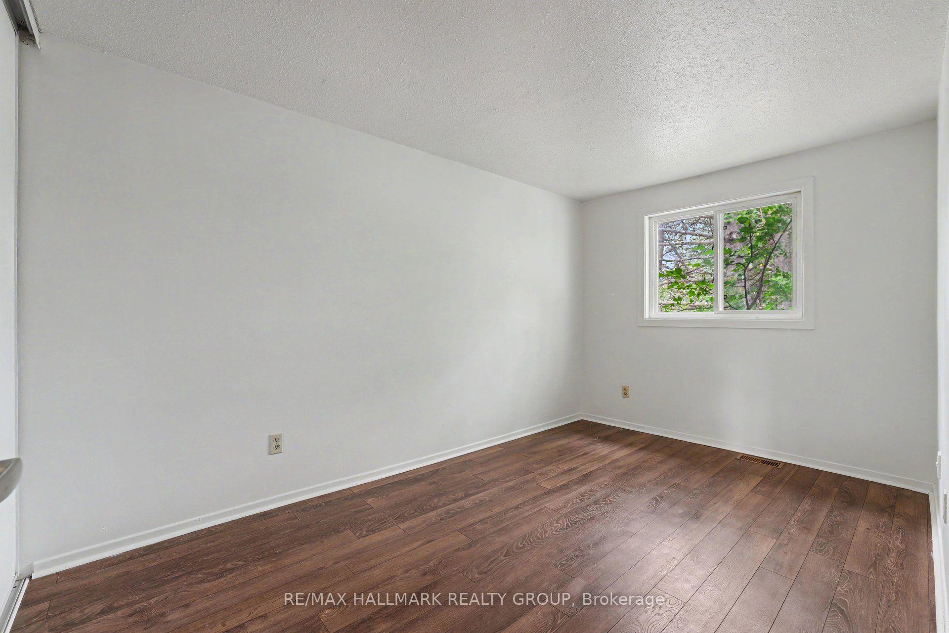 Photo 11 of Unit 18, 32 Sonnet Crescent, Ottawa, Westcliffe Estates — HOMEH