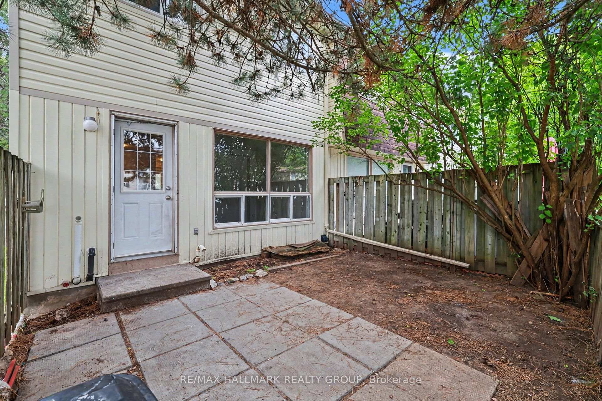 Photo 16 of Unit 18, 32 Sonnet Crescent, Ottawa, Westcliffe Estates — HOMEH