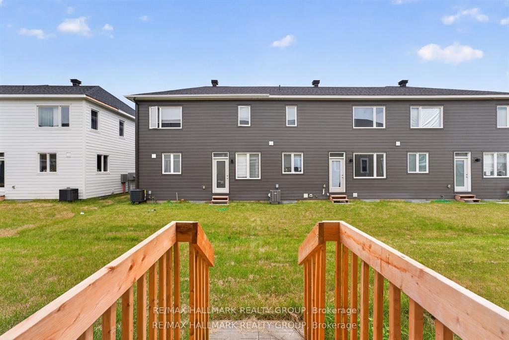 Photo 23 of 627 Alopex Row, Ottawa, Btwn Franktown Rd. & Fallowfield Rd. — HOMEH