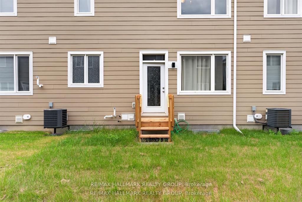 Photo 25 of 627 Alopex Row, Ottawa, Btwn Franktown Rd. & Fallowfield Rd. — HOMEH