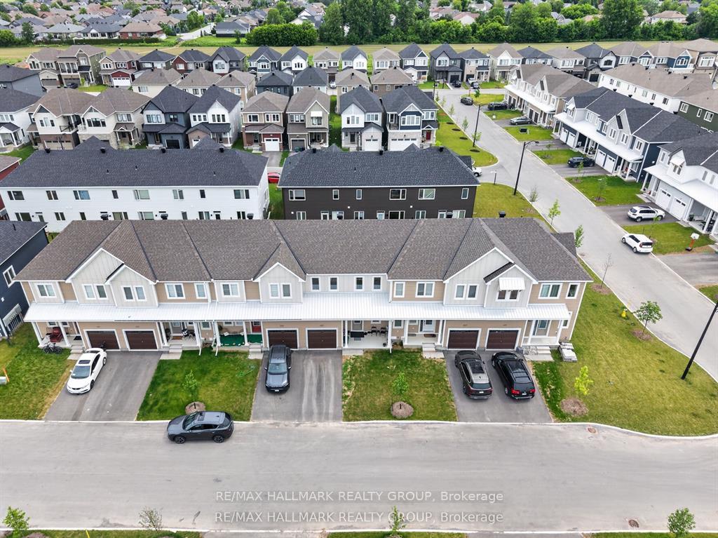 Photo 28 of 627 Alopex Row, Ottawa, Btwn Franktown Rd. & Fallowfield Rd. — HOMEH