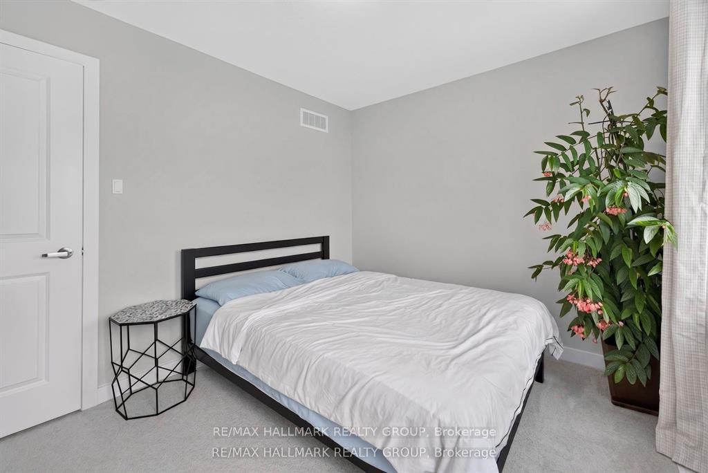 Photo 33 of 627 Alopex Row, Ottawa, Btwn Franktown Rd. & Fallowfield Rd. — HOMEH