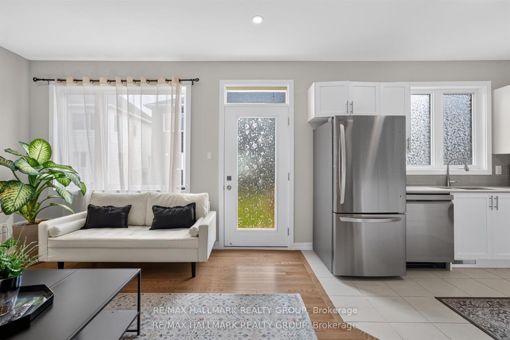 Photo 61 of 627 Alopex Row, Ottawa, Btwn Franktown Rd. & Fallowfield Rd. — HOMEH