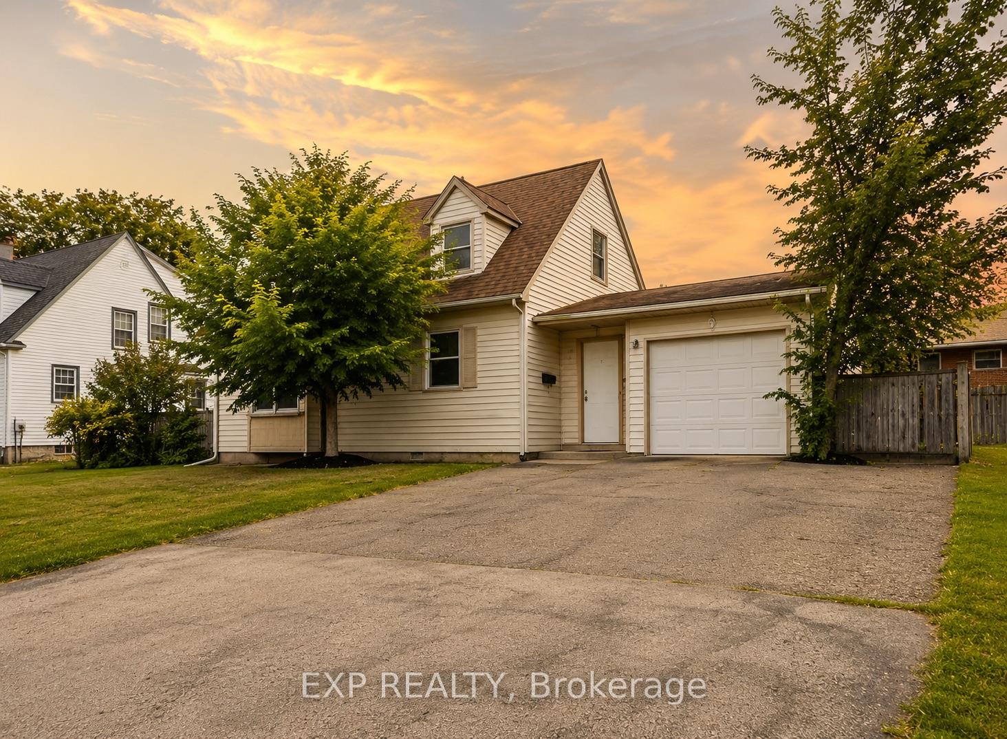 Photo 1 of 208 Thorold Road, Welland, N. Welland — HOMEH