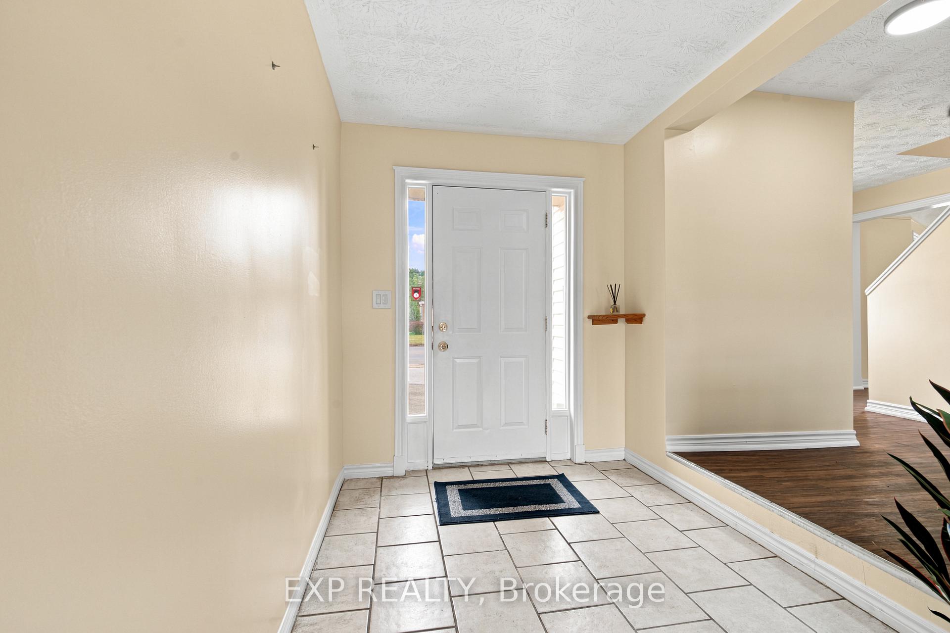 Photo 4 of 208 Thorold Road, Welland, N. Welland — HOMEH