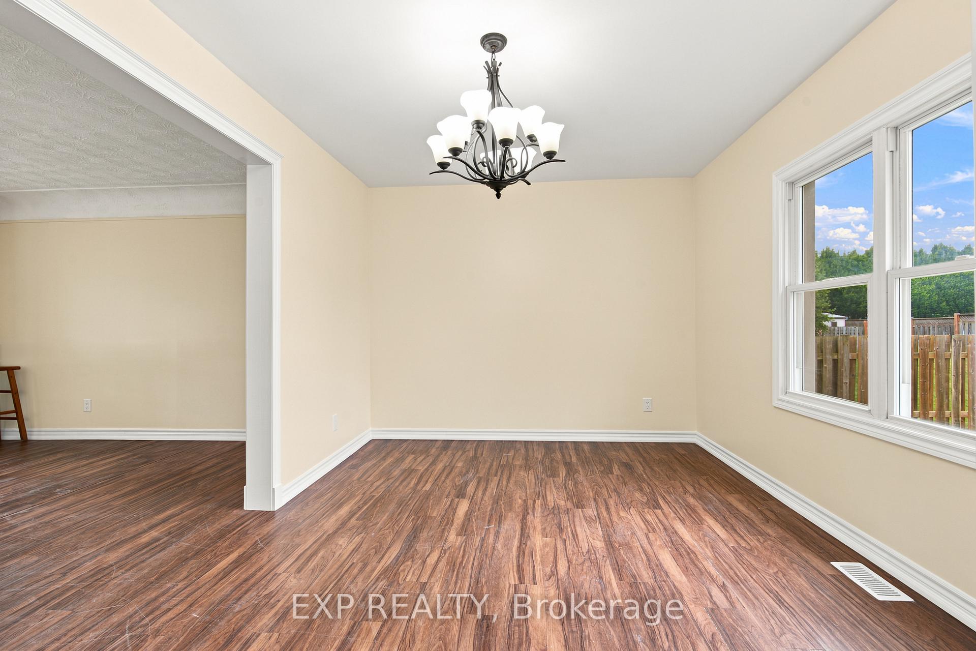 Photo 9 of 208 Thorold Road, Welland, N. Welland — HOMEH