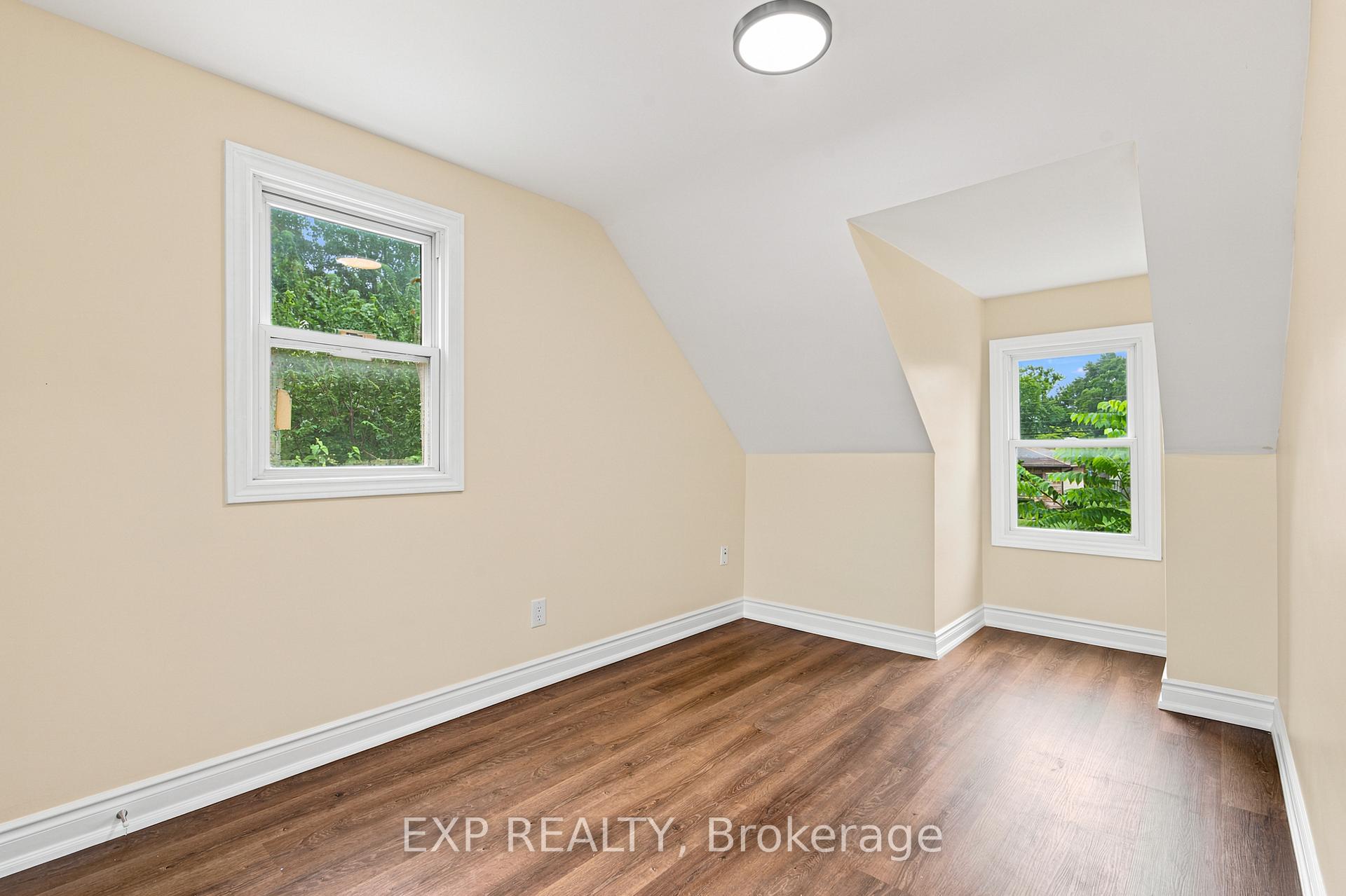 Photo 14 of 208 Thorold Road, Welland, N. Welland — HOMEH
