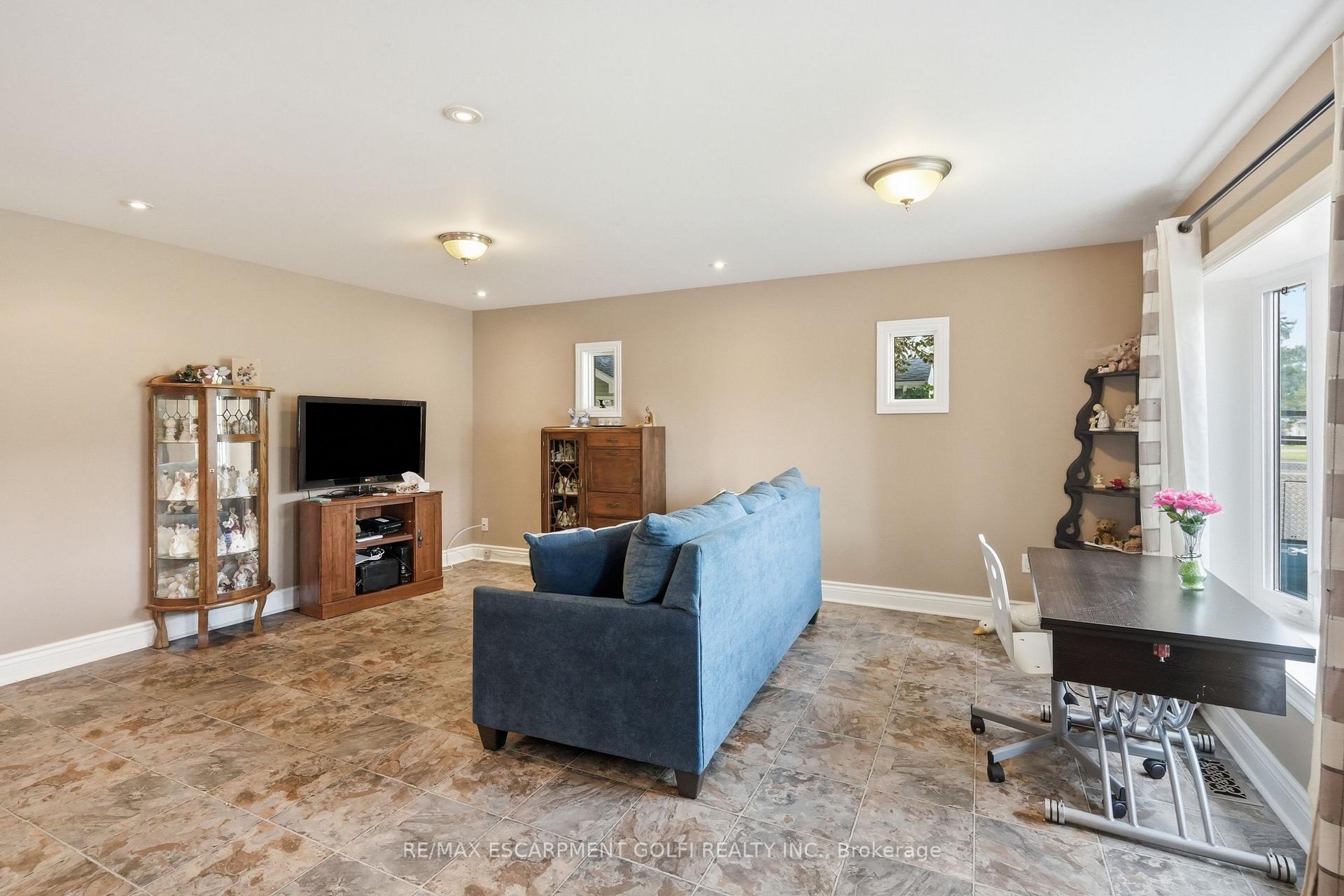 Photo 5 of Unit 22, 1294 8th Concession Road W, Hamilton, Rural Flamborough — HOMEH