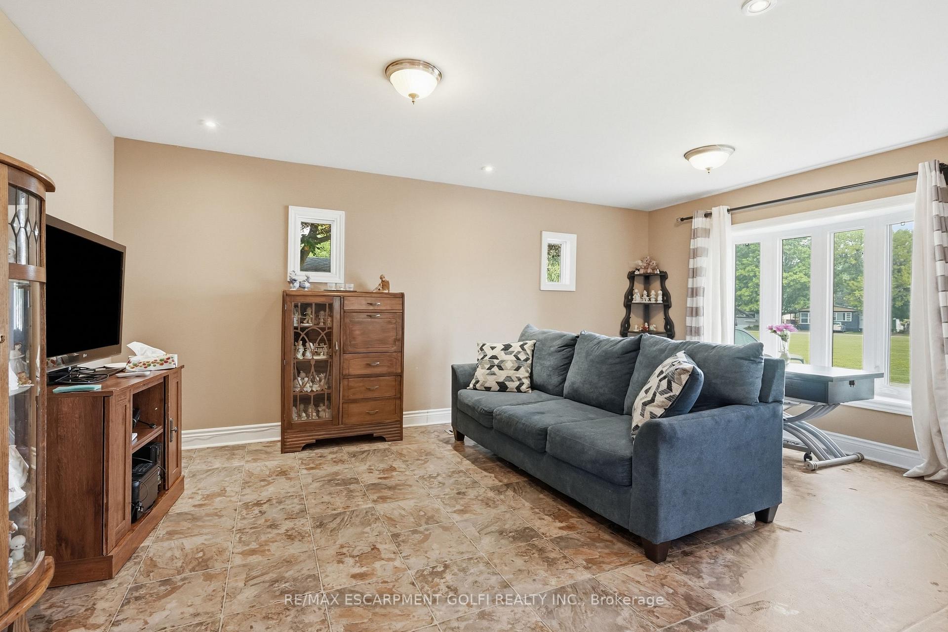 Photo 6 of Unit 22, 1294 8th Concession Road W, Hamilton, Rural Flamborough — HOMEH