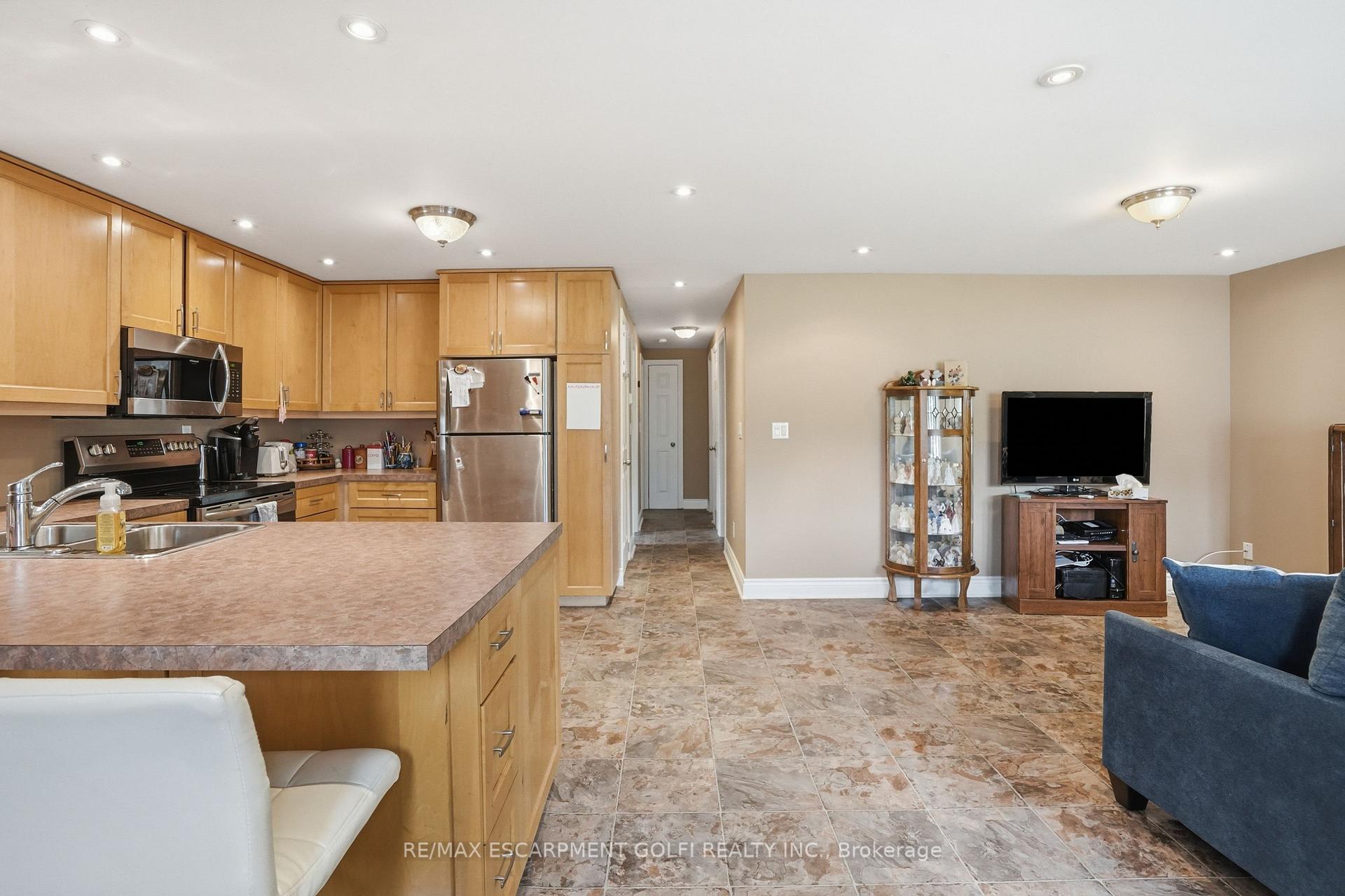 Photo 8 of Unit 22, 1294 8th Concession Road W, Hamilton, Rural Flamborough — HOMEH