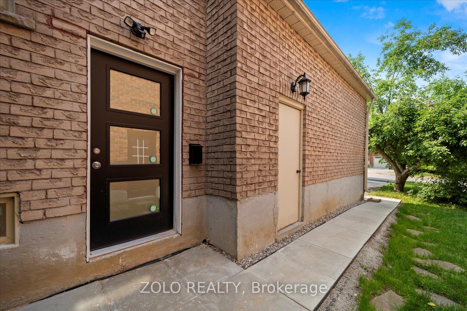 Photo 2 of Unit Lower, 278 Alex Doner Drive, Newmarket, Glenway Estates — HOMEH