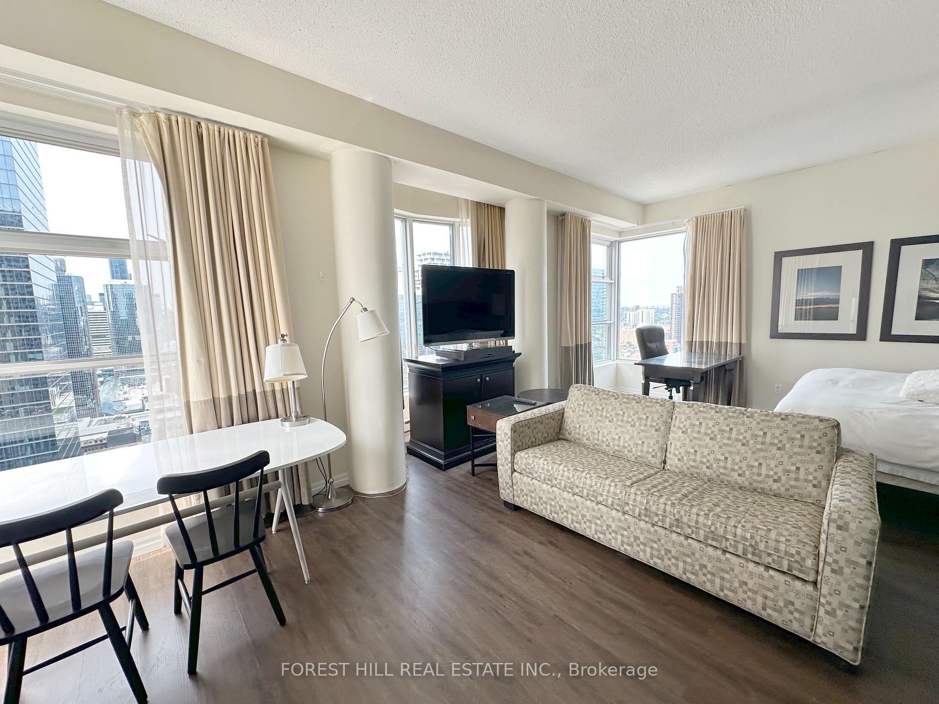Photo 2 of Unit 3203, 1 King Street W, Toronto, Bay Street Corridor — HOMEH