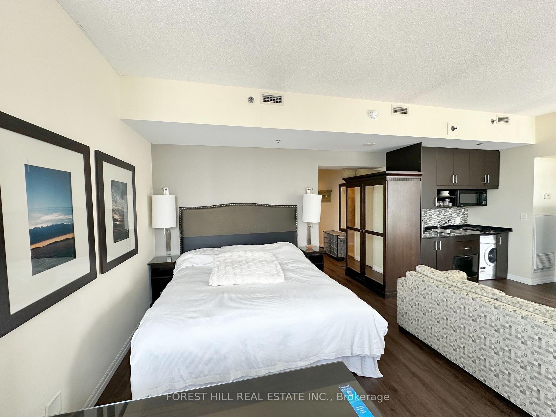 Photo 7 of Unit 3203, 1 King Street W, Toronto, Bay Street Corridor — HOMEH
