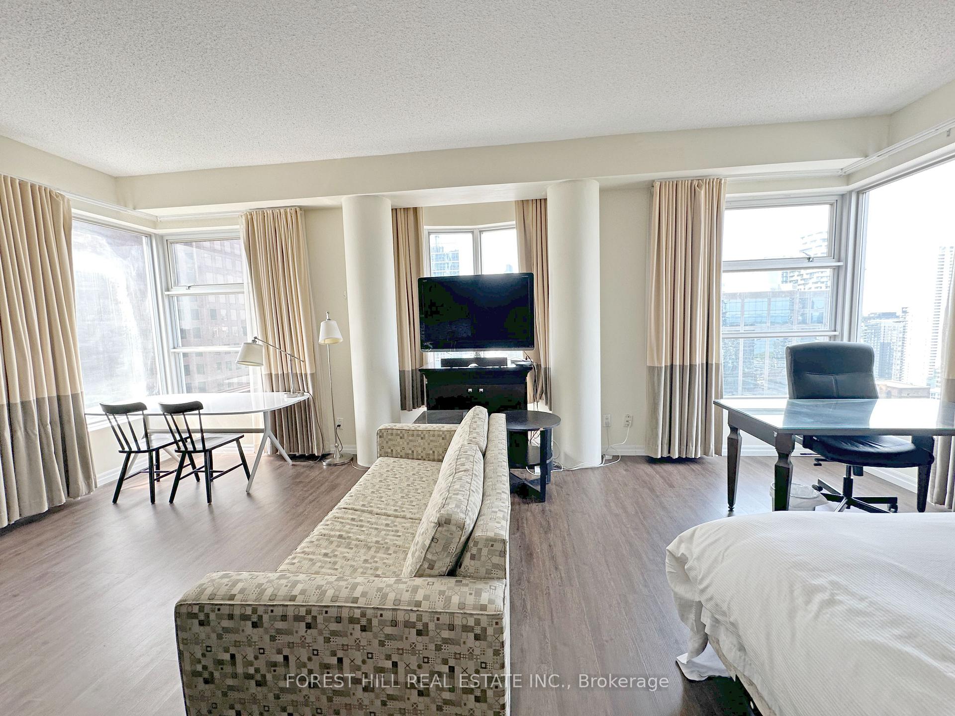 Photo 11 of Unit 3203, 1 King Street W, Toronto, Bay Street Corridor — HOMEH