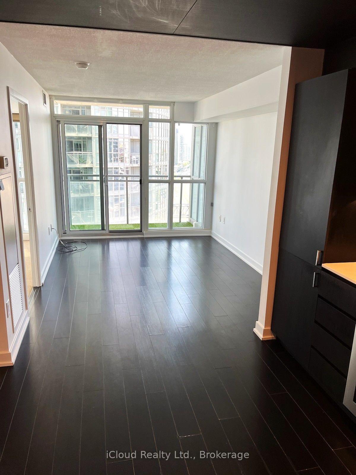 Photo 6 of Unit 2711, 15 Iceboat Terrace, Toronto, Waterfront Communities — HOMEH