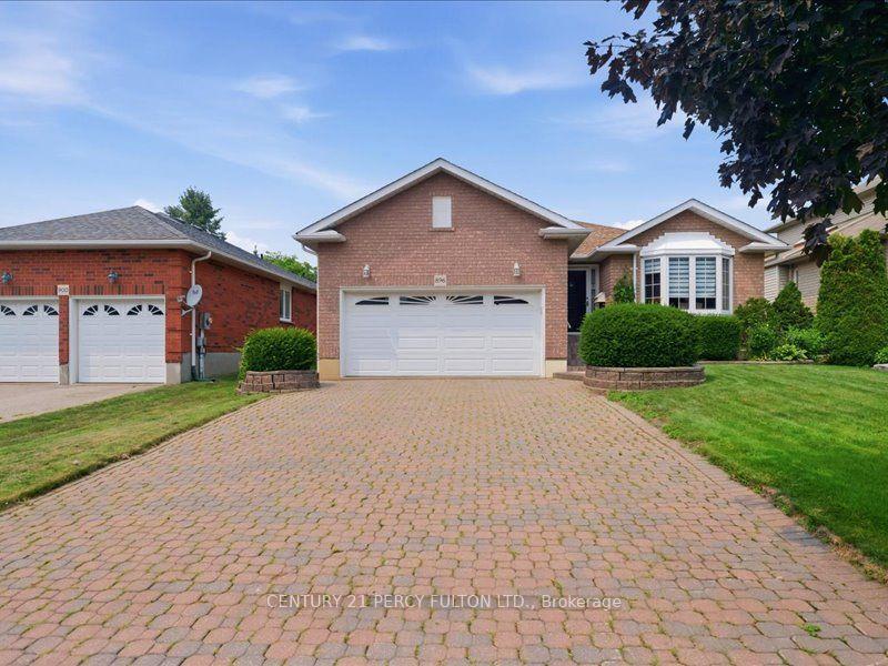 Photo 2 of 896 Sundance Circle, Oshawa, Northglen — HOMEH