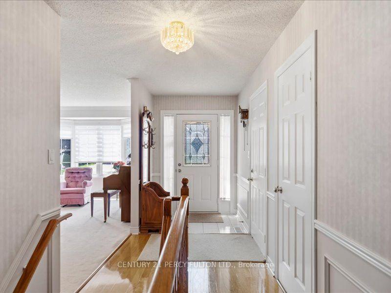 Photo 3 of 896 Sundance Circle, Oshawa, Northglen — HOMEH