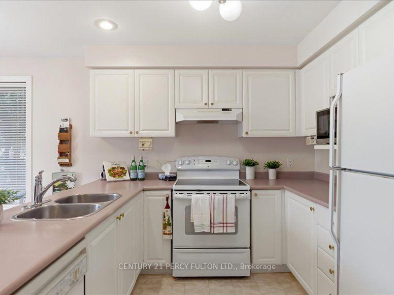 Photo 6 of 896 Sundance Circle, Oshawa, Northglen — HOMEH