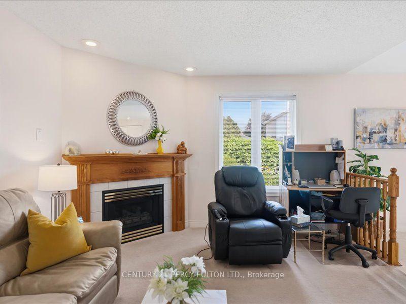 Photo 9 of 896 Sundance Circle, Oshawa, Northglen — HOMEH