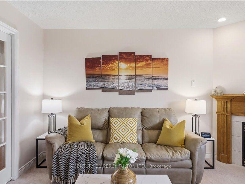 Photo 10 of 896 Sundance Circle, Oshawa, Northglen — HOMEH