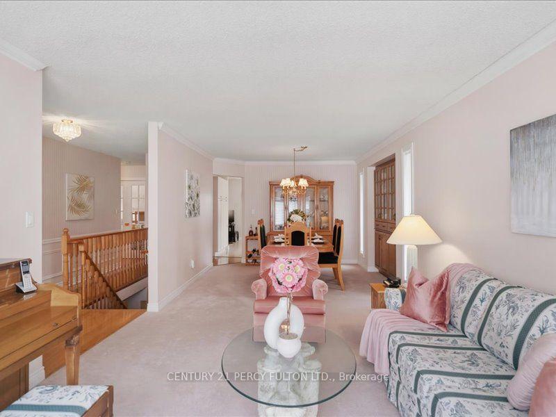 Photo 12 of 896 Sundance Circle, Oshawa, Northglen — HOMEH