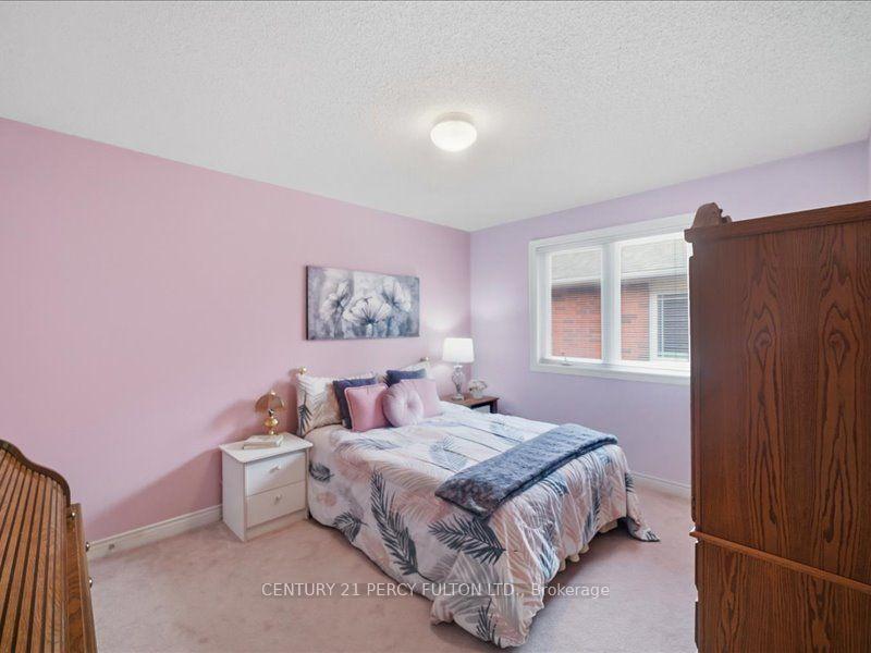 Photo 14 of 896 Sundance Circle, Oshawa, Northglen — HOMEH