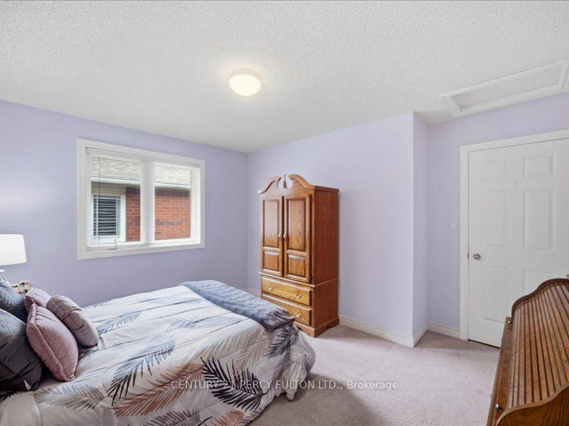 Photo 17 of 896 Sundance Circle, Oshawa, Northglen — HOMEH