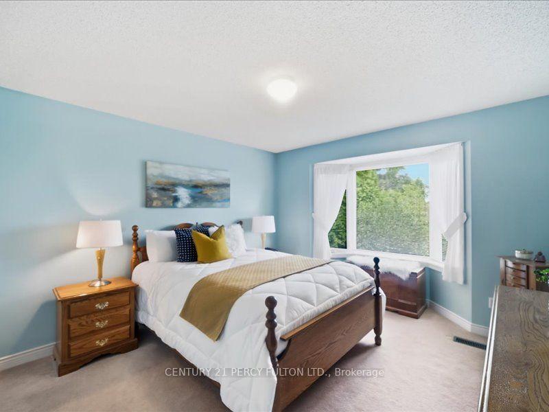Photo 18 of 896 Sundance Circle, Oshawa, Northglen — HOMEH
