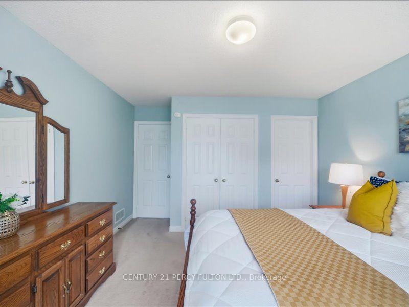 Photo 19 of 896 Sundance Circle, Oshawa, Northglen — HOMEH