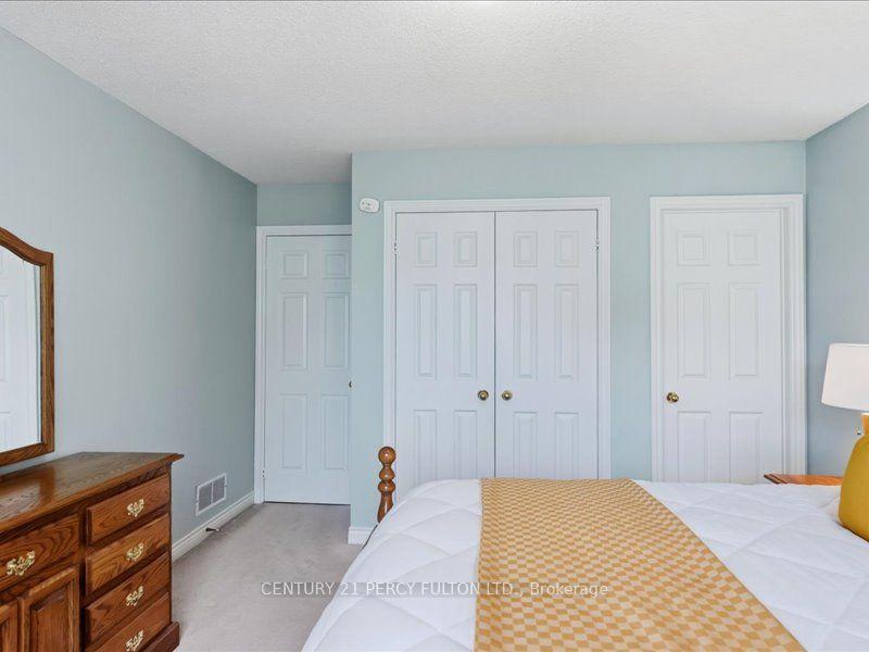 Photo 20 of 896 Sundance Circle, Oshawa, Northglen — HOMEH