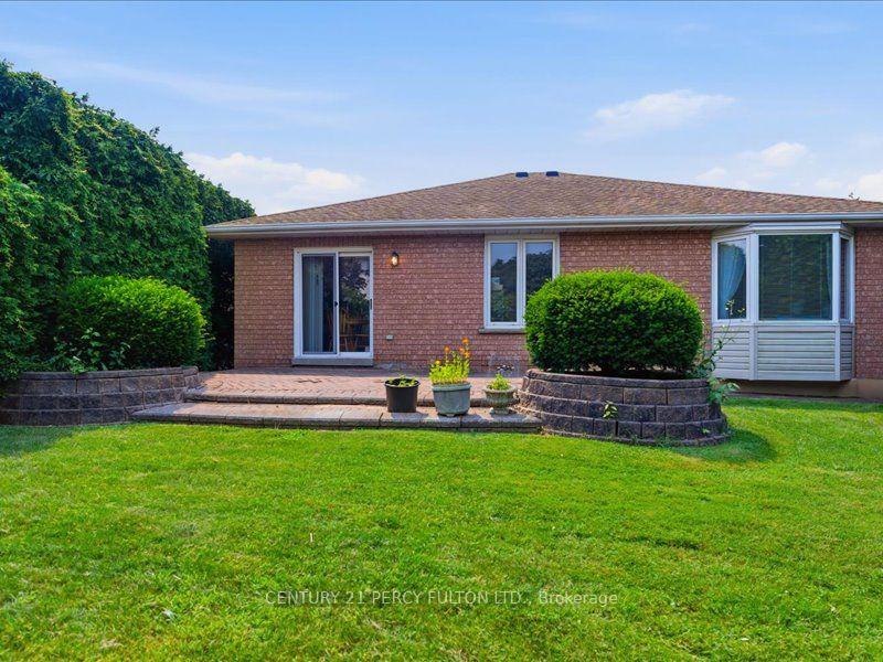 Photo 35 of 896 Sundance Circle, Oshawa, Northglen — HOMEH