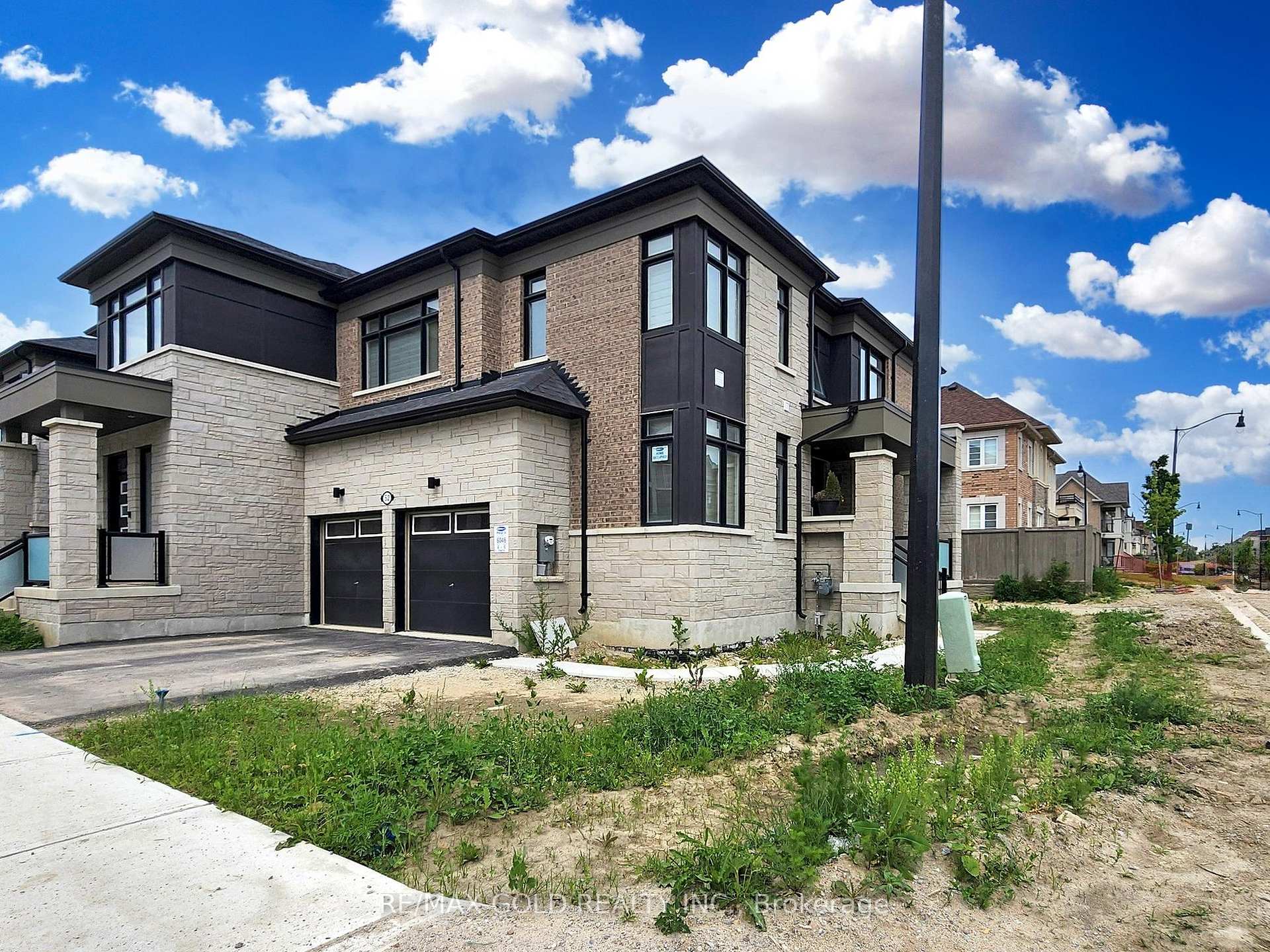 Photo 1 of 52 keppel Circle, Brampton, Northwest Brampton — HOMEH
