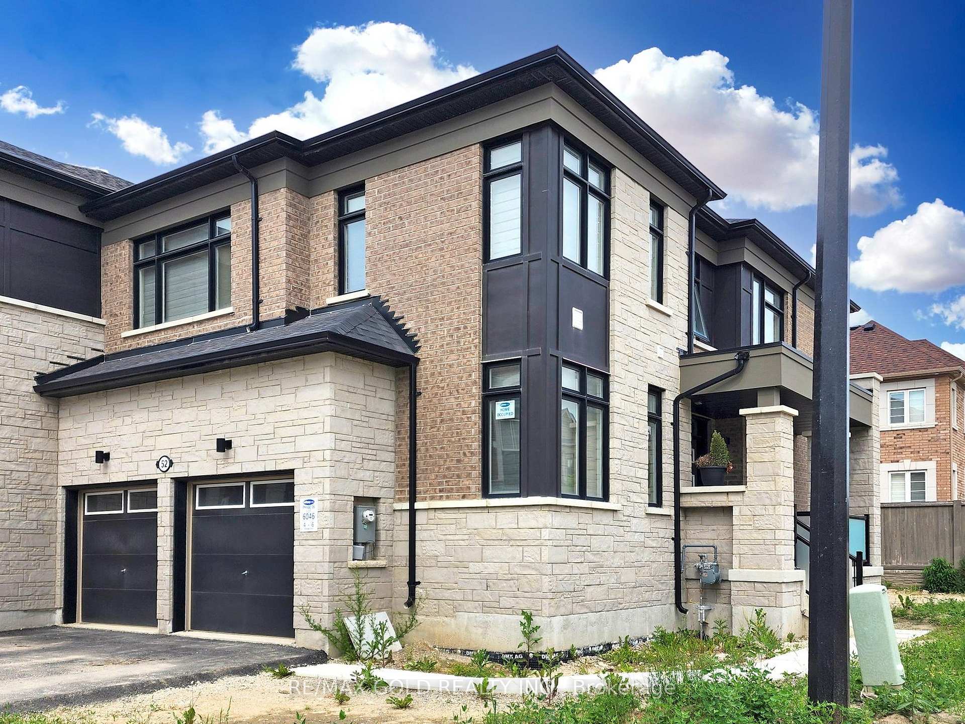 Photo 3 of 52 keppel Circle, Brampton, Northwest Brampton — HOMEH
