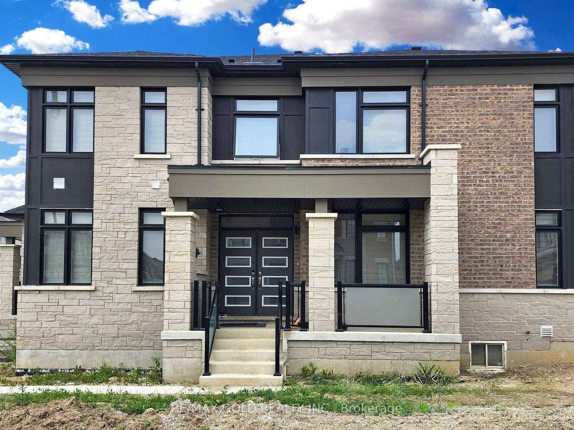 Photo 6 of 52 keppel Circle, Brampton, Northwest Brampton — HOMEH
