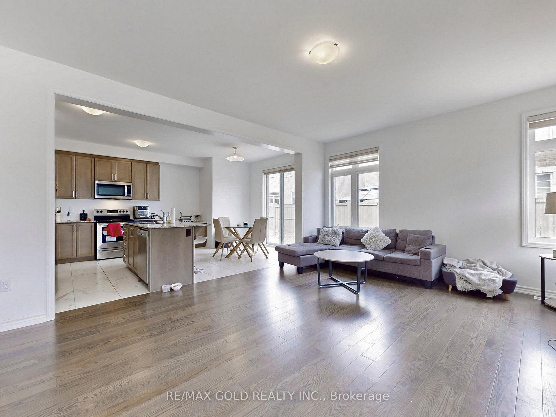 Photo 8 of 52 keppel Circle, Brampton, Northwest Brampton — HOMEH