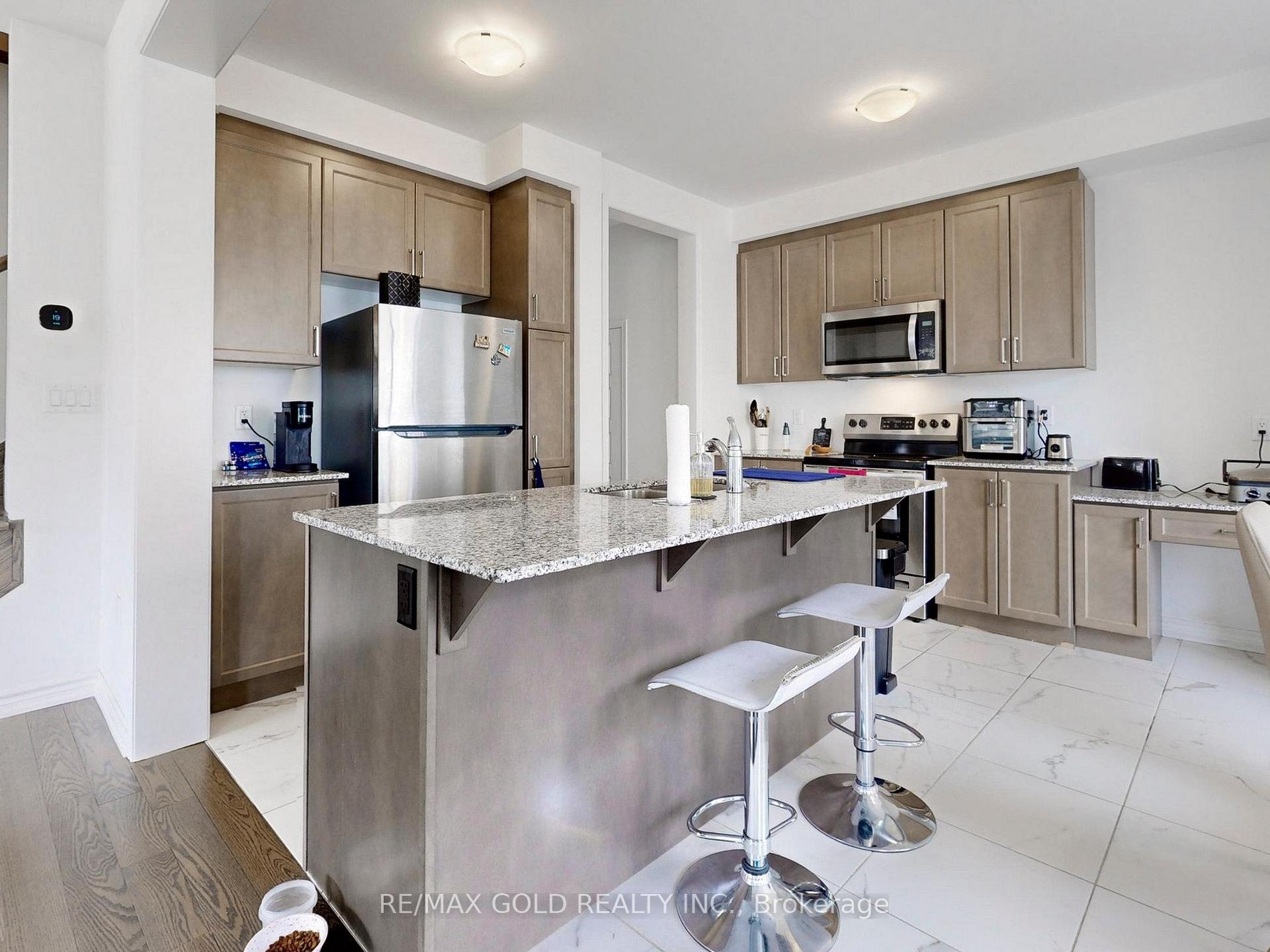 Photo 12 of 52 keppel Circle, Brampton, Northwest Brampton — HOMEH