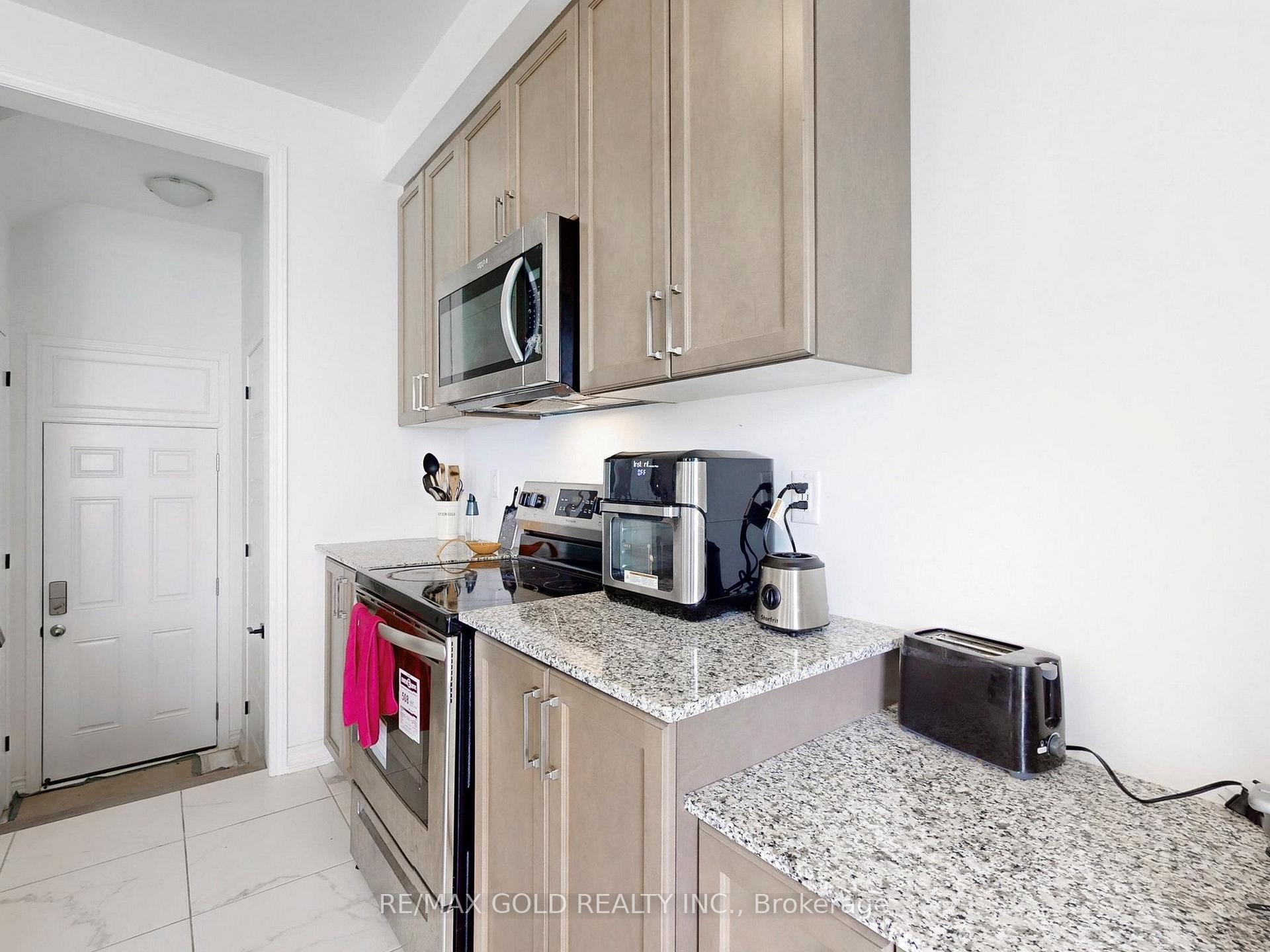 Photo 16 of 52 keppel Circle, Brampton, Northwest Brampton — HOMEH