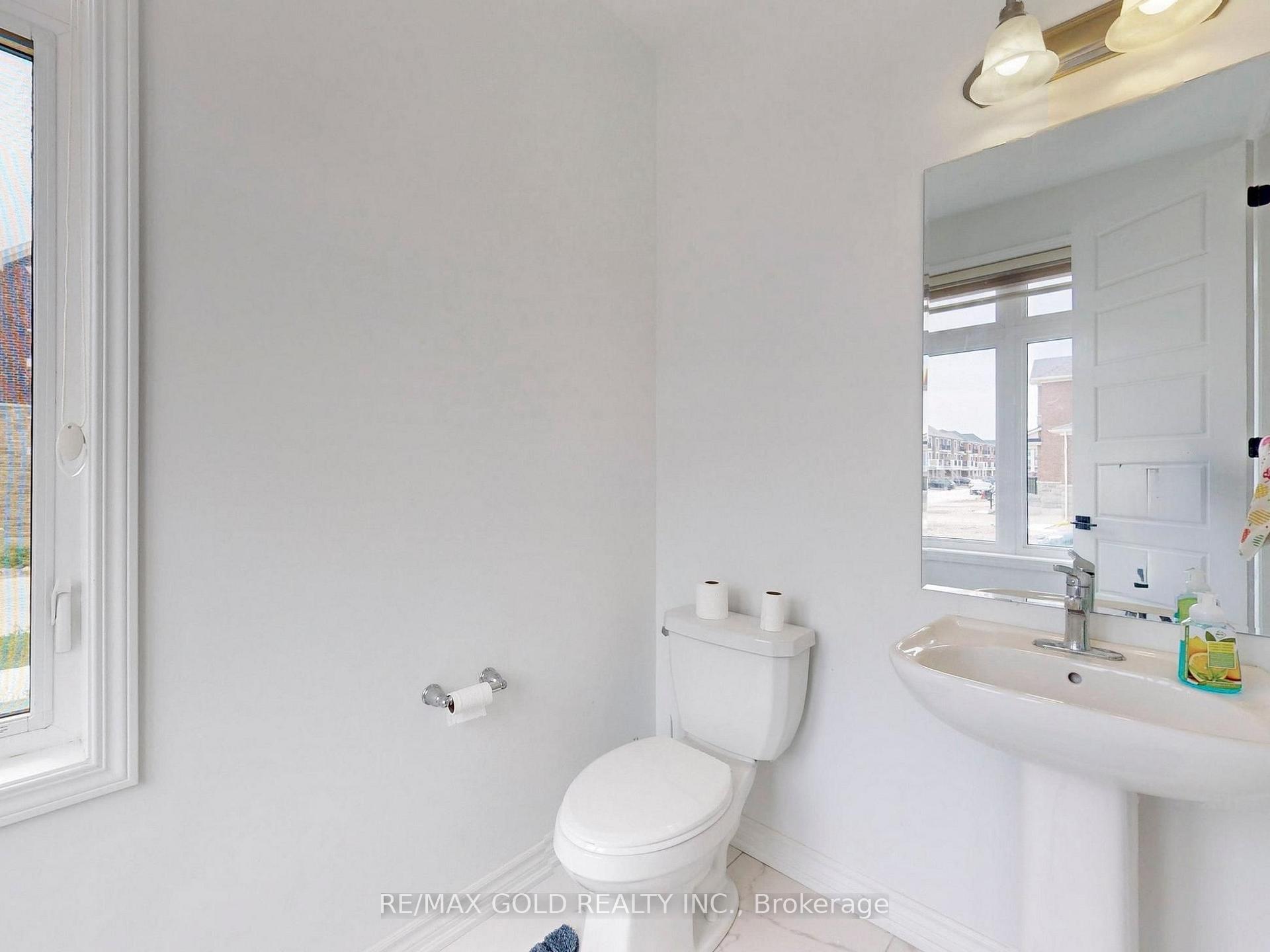 Photo 21 of 52 keppel Circle, Brampton, Northwest Brampton — HOMEH