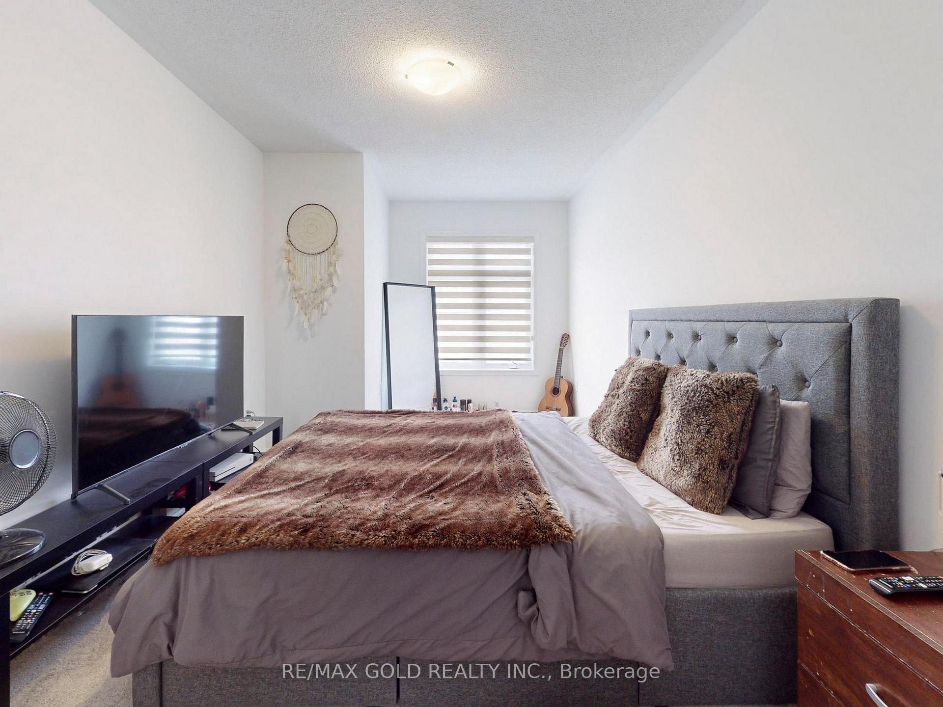 Photo 36 of 52 keppel Circle, Brampton, Northwest Brampton — HOMEH