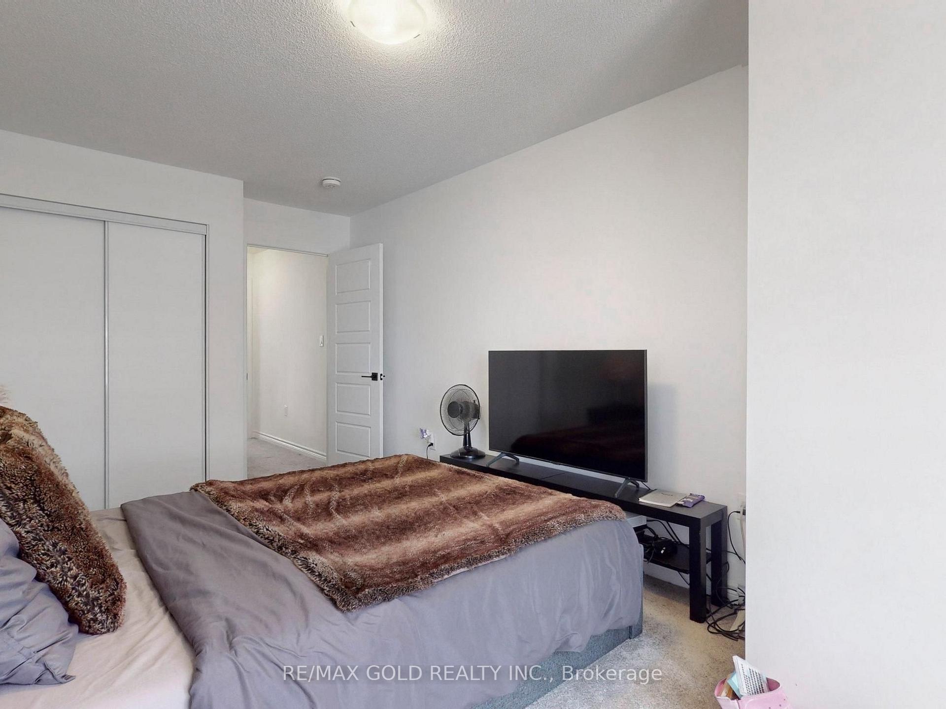 Photo 38 of 52 keppel Circle, Brampton, Northwest Brampton — HOMEH