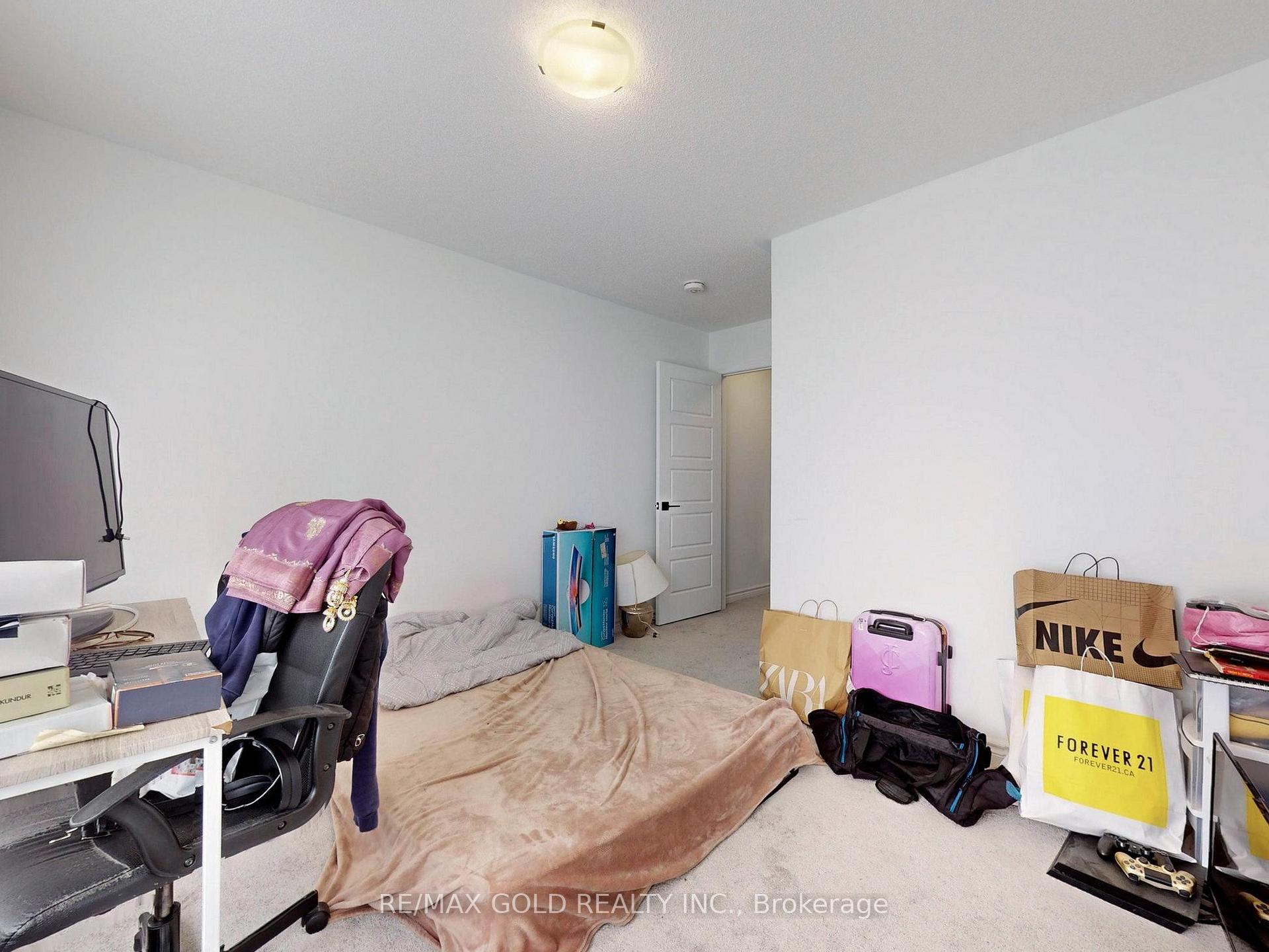 Photo 40 of 52 keppel Circle, Brampton, Northwest Brampton — HOMEH
